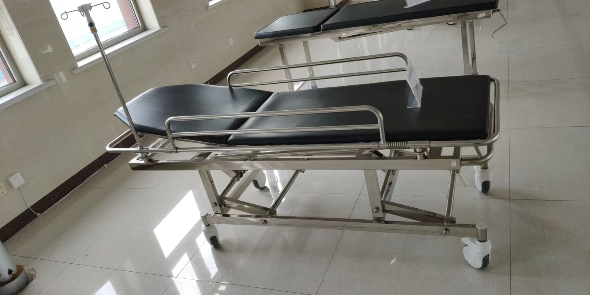 Medical transport stretcher